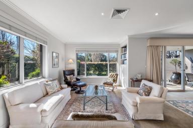 Townhouse For Sale - NSW - Berry - 2535 - Elegant Townhouse Living in the Heart of Berry  (Image 2)