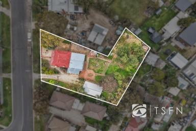 House For Sale - VIC - California Gully - 3556 - Space, Character & a Huge 1,582m² Allotment  (Image 2)