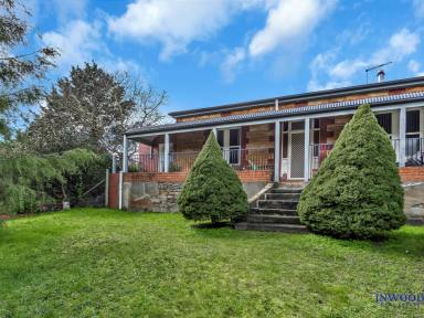 Acreage/Semi-rural For Sale - SA - Lenswood - 5240 - Rare dual home country holding (4.05 Ha), gorgeous Lenswood. Large sheds, dam with water licence. Your country estate awaits. Offers by 2nd Oct (USP). (Image 2)