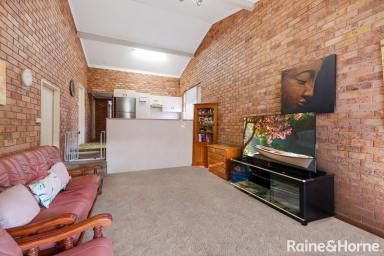 Unit For Sale - NSW - Nowra - 2541 - Exceptional Unit in Prime Nowra Position  (Image 2)