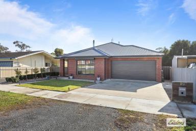 House For Sale - VIC - Stawell - 3380 - Stylish, As New Family Home with Exceptional Shedding  (Image 2)