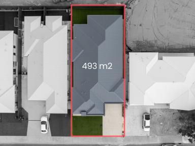 House For Sale - WA - Hilbert - 6112 - BRAND NEW 2026-BUILT FAMILY HOME WITH TWO MASTER SUITES ON 493SQM  (Image 2)
