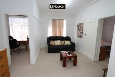 Apartment For Lease - NSW - Inverell - 2360 - Furnished Unit in the CBD  (Image 2)