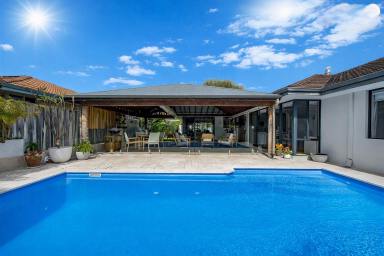 House For Sale - WA - Iluka - 6028 - PEACEFUL, PRIVATE & PRESENTS LIKE NEW!  (Image 2)