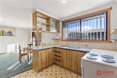Unit For Sale - TAS - Ulverstone - 7315 - STAND ALONE UNIT  (Image 2)