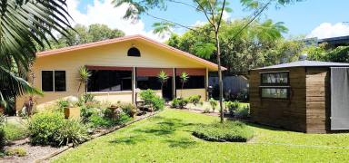 House For Sale - QLD - Cardwell - 4849 - IMPRESSIVE 4 BEDROOM 3 BATHROOM BEACHSIDE HOME WITH HUGE SHED/WORKSHOP ON 2378M2 OF TROPICAL GARDENS  (Image 2)