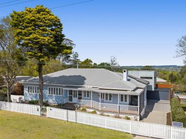 House For Sale - QLD - Mount Lofty - 4350 - Elevated Character With Exceptional Views on 1795m2  (Image 2)