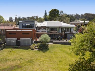 House For Sale - QLD - Mount Lofty - 4350 - Elevated Character With Exceptional Views on 1795m2  (Image 2)