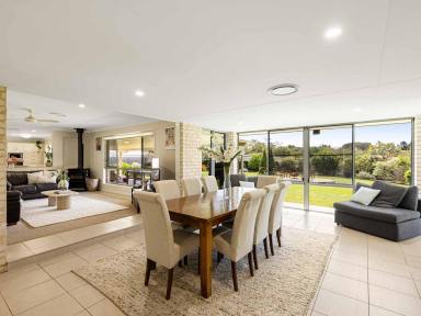 House For Sale - QLD - Highfields - 4352 - Family Living on 2,875m² of Peace, Privacy and Space  (Image 2)