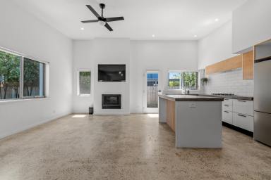 House For Sale - VIC - Portland - 3305 - Premium Location, Exceptional Lifestyle  (Image 2)