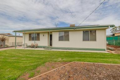 House For Sale - VIC - Nyah - 3594 - Neat & tidy inside & out!  (Image 2)