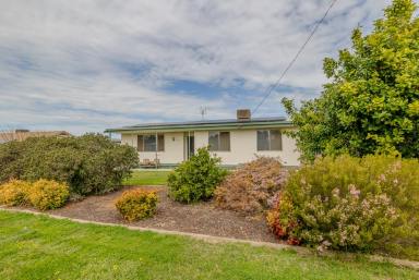 House For Sale - VIC - Nyah - 3594 - Neat & tidy inside & out!  (Image 2)