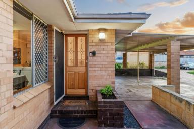Villa For Sale - WA - Wilson - 6107 - Modern Villa Close to the Canning River  (Image 2)