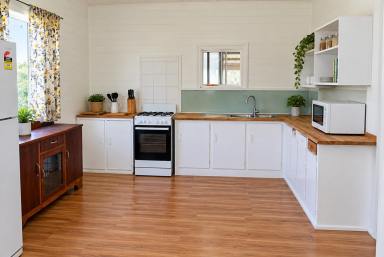 House For Sale - NSW - Mallanganee - 2469 - FRESH AS A DAISY  (Image 2)