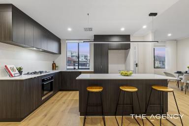 Townhouse For Sale - WA - Cloverdale - 6105 - Brand New. Beautifully Finished. A Cut Above.  (Image 2)