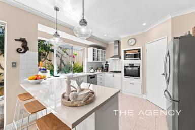 House For Sale - WA - Heathridge - 6027 - Coastal Family Living in Sought-After Oceanside Gardens Estate!  (Image 2)