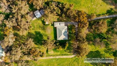 House For Sale - WA - Mardella - 6125 - RURAL LIVING WITH EXCEPTIONAL EQUINE INFRASTRUCTURE  (Image 2)