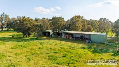 House For Sale - WA - Mardella - 6125 - RURAL LIVING WITH EXCEPTIONAL EQUINE INFRASTRUCTURE  (Image 2)