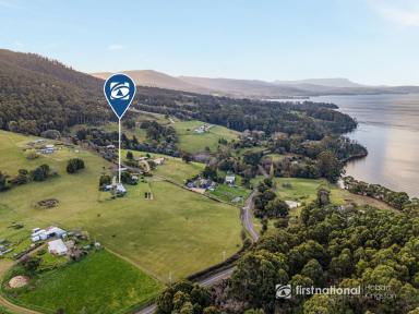 House For Sale - TAS - Flowerpot - 7163 - Two Residences, Architectural Distinction and Breathtaking Water Views (Image 2)