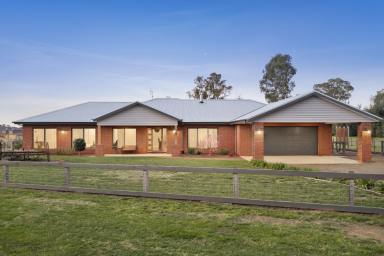 House For Sale - VIC - Avenel - 3664 - Custom-Built Quality Beside Avenel Golf Course  (Image 2)