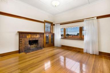 House For Lease - VIC - Essendon - 3040 - Charming 3-Bedroom Home in Prime Essendon Location (Image 2)