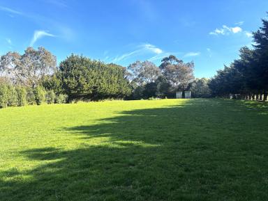 Residential Block For Sale - VIC - Drouin - 3818 - EXCLUSIVE 1.5 ACRE* ALLOTMENT (Image 2)