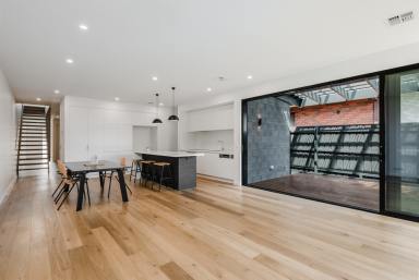 Townhouse For Lease - VIC - Mordialloc - 3195 - This stunning 4-Bedroom home delivers on quality and style. Designed and built by renowned Bayside Construction Company - Lowe Design & Build. (Image 2)