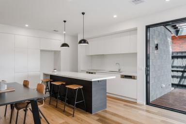 Townhouse For Lease - VIC - Mordialloc - 3195 - This stunning 4-Bedroom home delivers on quality and style. Designed and built by renowned Bayside Construction Company - Lowe Design & Build. (Image 2)