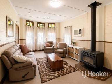 House For Sale - NSW - Inverell - 2360 - Family Home in Ideal Ross Hill Location (Image 2)