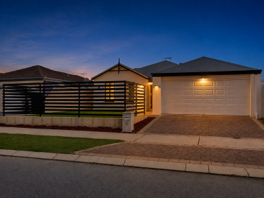 House For Sale - WA - Ridgewood - 6030 - Welcome Home!  (Image 2)