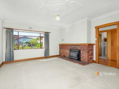House Leased - TAS - Devonport - 7310 - Charming Home Close to Town  (Image 2)