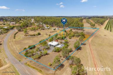 House For Sale - QLD - Redridge - 4660 - COUNTRY LIVING ON 5 PRIVATE ACRES - BIG SHED, TOWN WATER & ROOM TO BREATHE!  (Image 2)