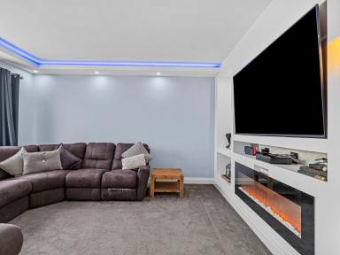 House For Sale - WA - Secret Harbour - 6173 - The Family Home You Don’t Compromise On (Image 2)