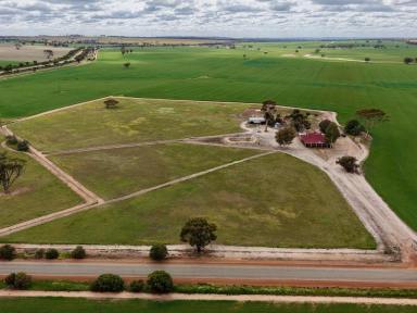 Farmlet For Sale - WA - Dangin - 6383 - Dangin Homestead on 4.82ha – Country Living with Equestrian Appeal  (Image 2)
