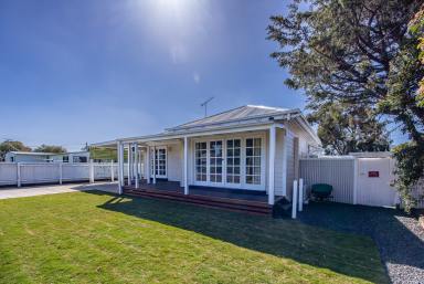 House For Sale - VIC - Edenhope - 3318 - Renovated, Ready & Room to Move (Image 2)