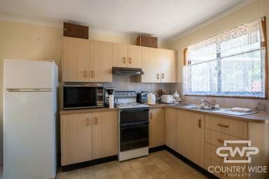 House For Lease - NSW - Emmaville - 2371 - Charming 2-Bedroom Fully Furnished Home for Rent.  (Image 2)