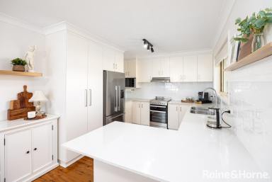 House For Lease - NSW - Glenfield Park - 2650 - BEAUTIFULLY RENOVATED FAMILY HOME  (Image 2)