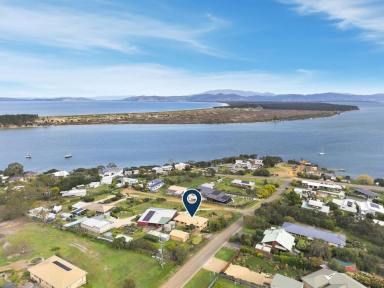 House For Sale - TAS - Lewisham - 7173 - Capture the View, Create the Dream  (Image 2)