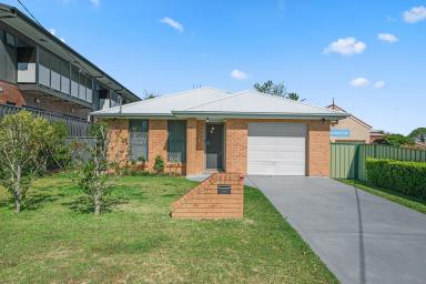 House For Sale - NSW - Raymond Terrace - 2324 - CONVENIENCE, COMFORT & LOCATION  (Image 2)