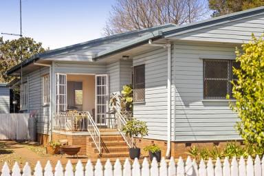 House For Sale - QLD - Mount Lofty - 4350 - Character, Comfort & Future Potential in Mount Lofty  (Image 2)