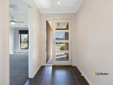 House For Sale - VIC - Echuca - 3564 - ✨ Modern, Bright & Ready to Impress in Popular Echuca West  (Image 2)