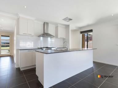 House For Sale - VIC - Echuca - 3564 - Perfect in Everyway  (Image 2)