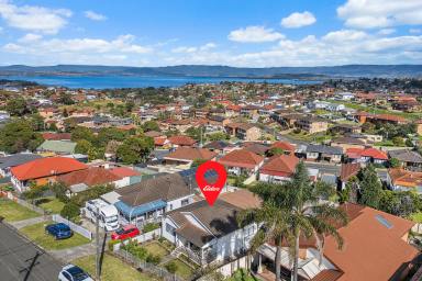 House For Sale - NSW - Warrawong - 2502 - Character Filled Home  (Image 2)