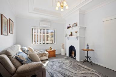 House For Sale - NSW - Warrawong - 2502 - Character Filled Home  (Image 2)