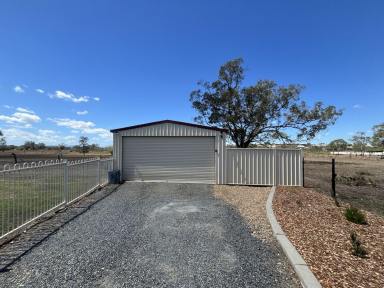 House For Sale - QLD - Gracemere - 4702 - Quality Country Views with all the Convenient of Gracemere Living on 1200m2  (Image 2)