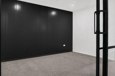 House For Lease - QLD - Middle Ridge - 4350 - Executive Living At It's Finest !  (Image 2)