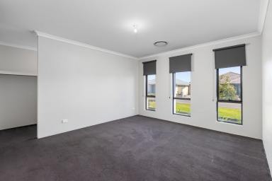 House For Sale - WA - Australind - 6233 - Spacious Family Living with Style, Comfort and Exceptional Entertaining (Image 2)