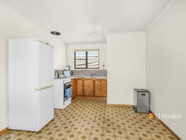 Unit For Sale - TAS - Devonport - 7310 - Take 5 on George  (Image 2)