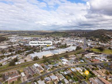 House For Sale - NSW - Wagga Wagga - 2650 - DA Approved Complex - 4 x 3 Bedroom townhouses (Image 2)