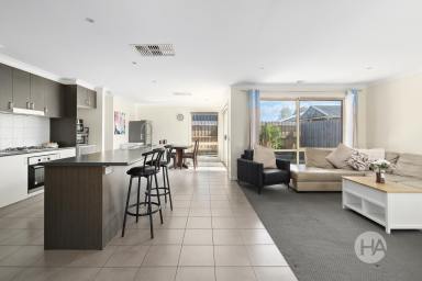 House For Sale - VIC - Hastings - 3915 - Low Maintenance Living on Its Own Title  (Image 2)